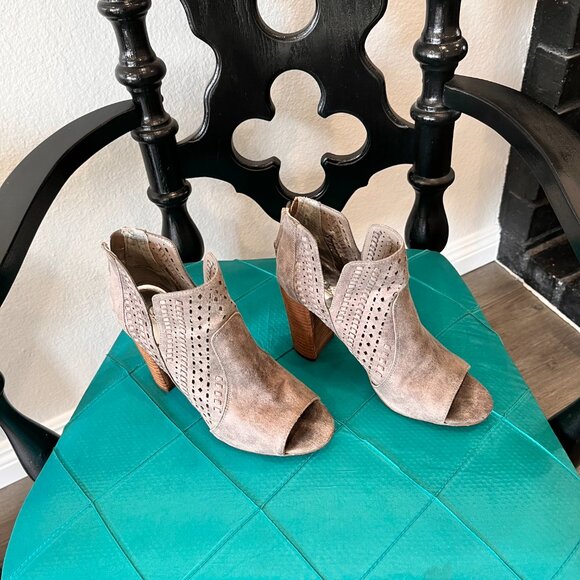 Carlos Santana "Libbie" Peep Toe Block Heel Botties Zip Back 7.5 - Picture 3 of 10